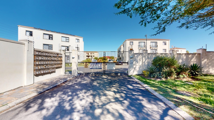 2 Bedroom Property for Sale in Guldenland Western Cape